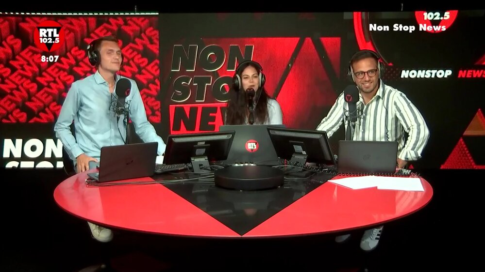 Non Stop News: Macchine da scrivere, AI e memoria di Don Mazzi