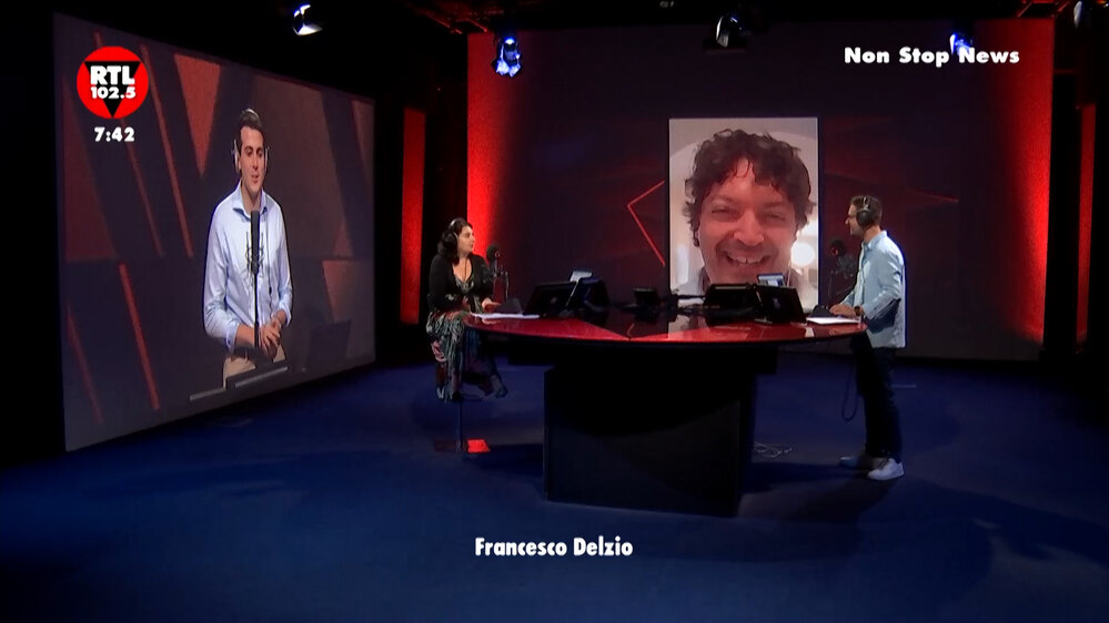 La Scossa: “La scossa del fake english"