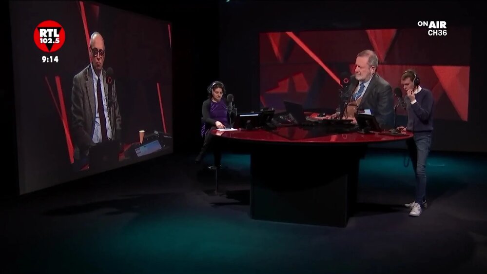 L'indignato Speciale: perche non andiamo piu a votare?